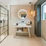 ホテル Oswald's Boutique 5*