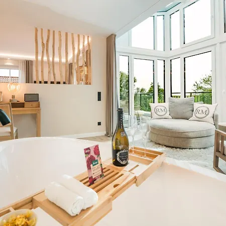 Oswald's Boutique Hotel 5*