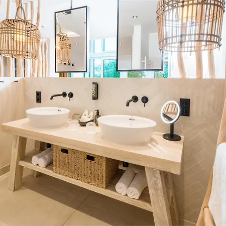Oswald's Boutique 5*