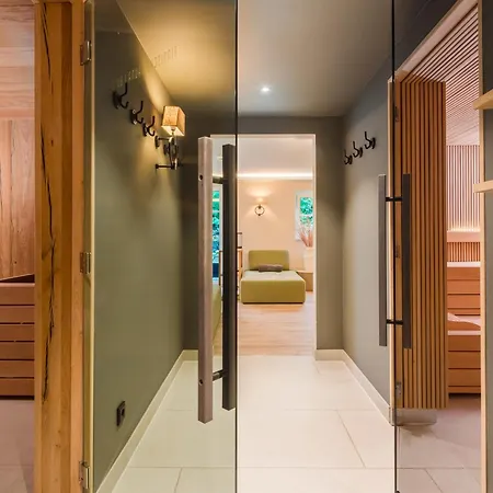 Oswald's Boutique * 쿡스하펜