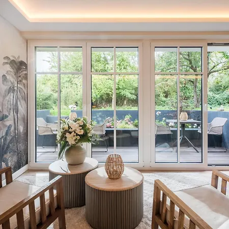 Oswald's Boutique فندق *