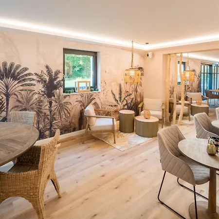 فندق Oswald's Boutique